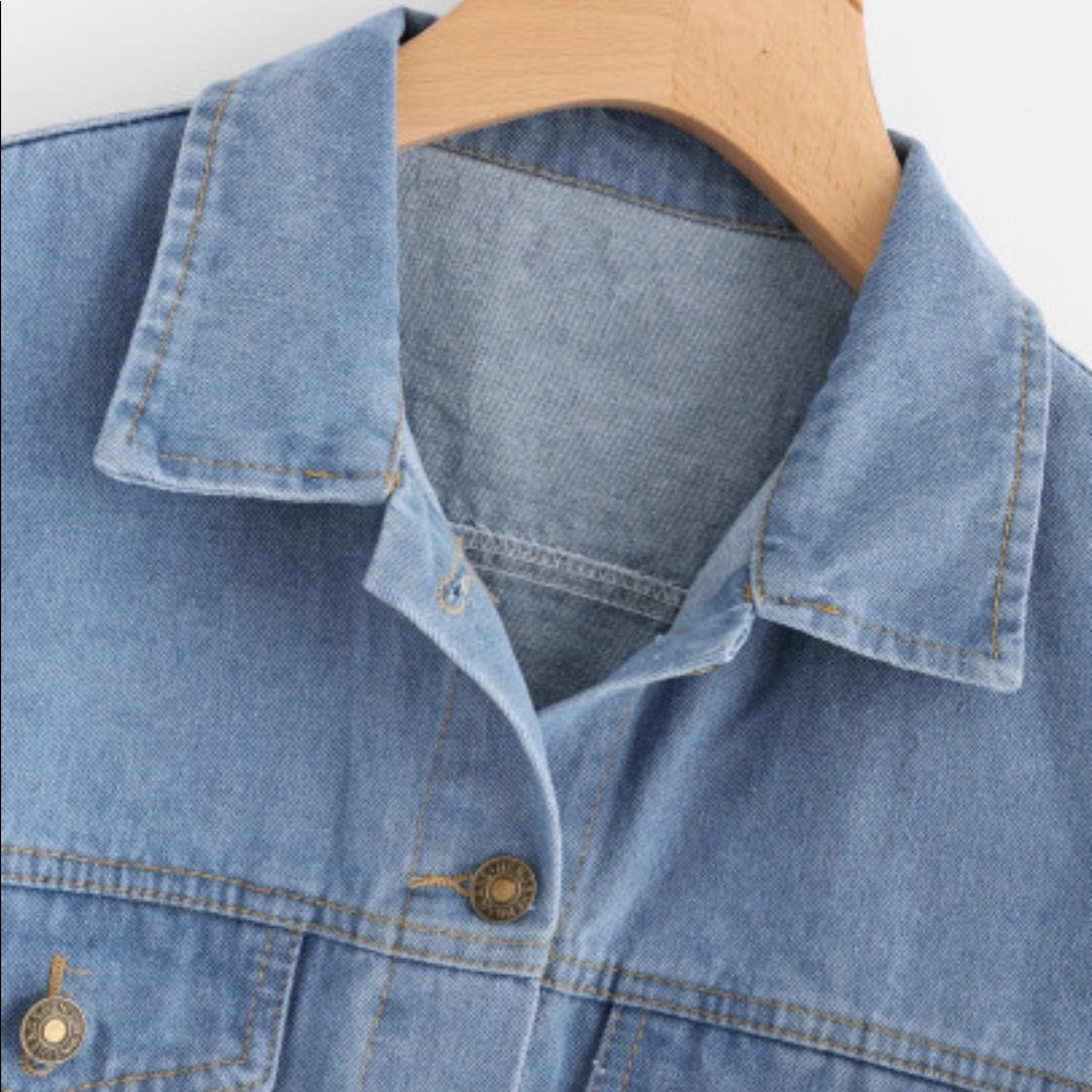 🐰LAST ONE🐰 Oversized Denim Jacket - Picture 3 of 4